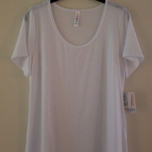 BNWT, Lularoe Solid White Large Classic T